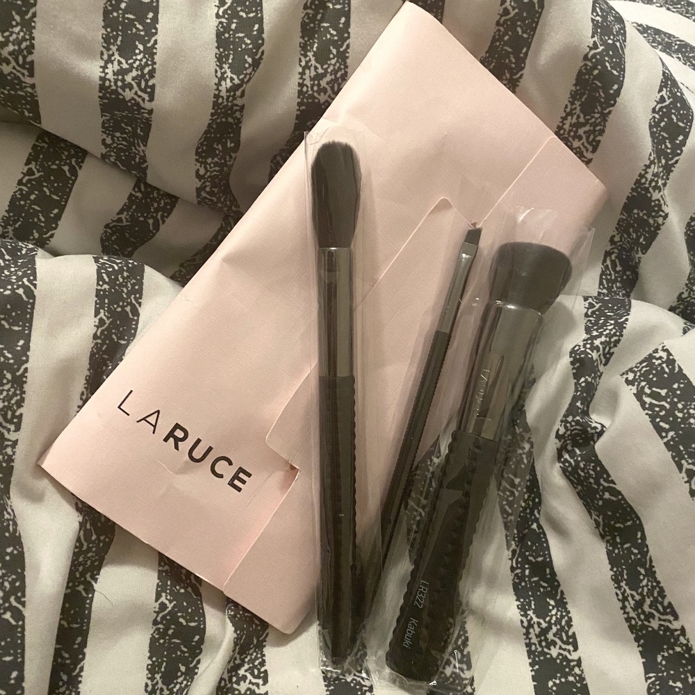 LA RUCE Vegan Cruelty-free Hypoallergenic Makeup Brushes